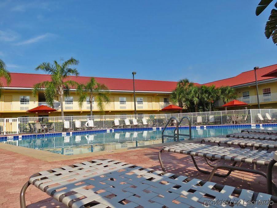 La Quinta Inn By Wyndham Cocoa Beach-Port Canaveral Exterior photo