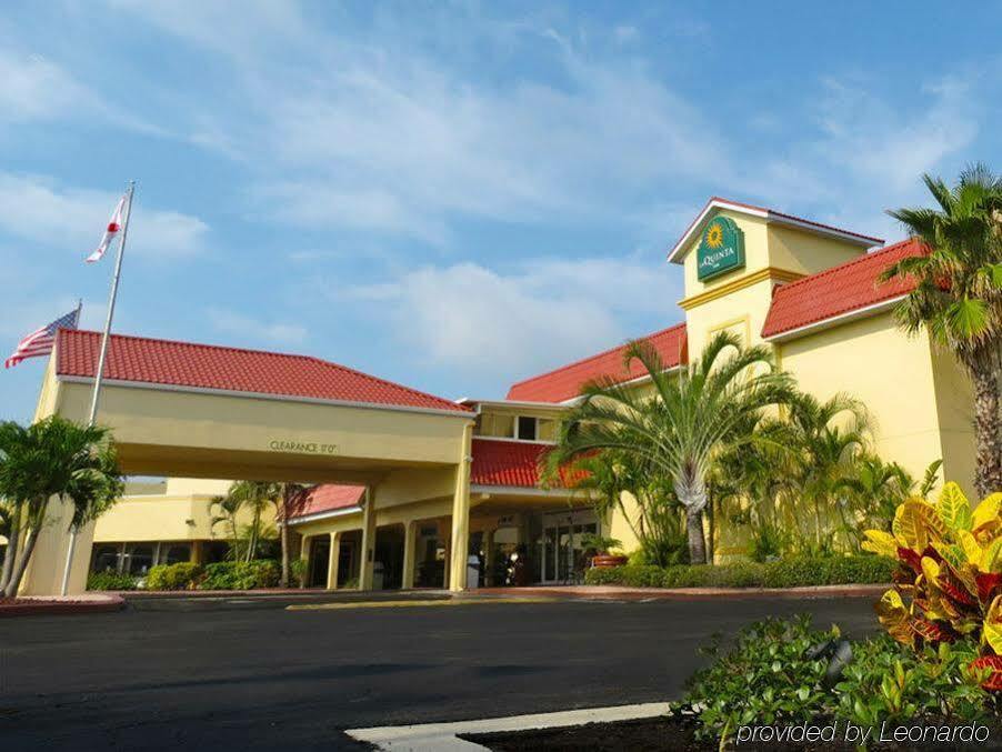 La Quinta Inn By Wyndham Cocoa Beach-Port Canaveral Exterior photo